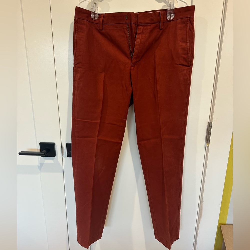Banana Republic Men's Chinos in Deep Rust